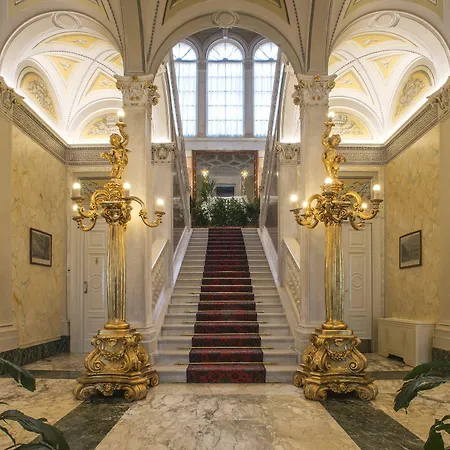 Grand Serbelloni - A Legendary