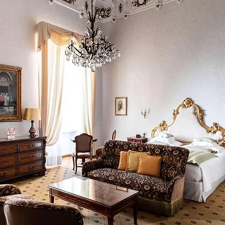 Hotel Grand Serbelloni - A Legendary