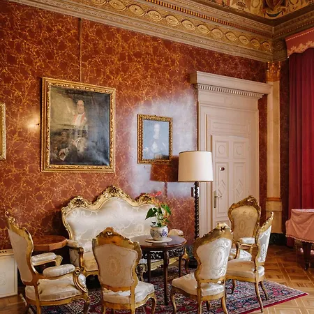 Hotel Grand Serbelloni - The Only Relais & Chateaux On