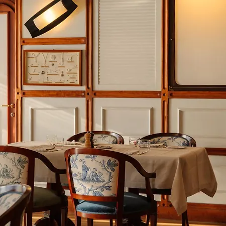 Hotel Grand Serbelloni - A Legendary 5*