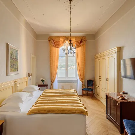 Отель Grand Serbelloni - A Legendary